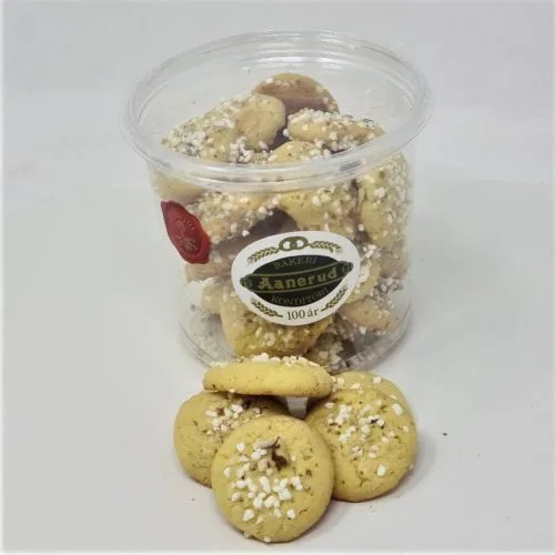 Serinakaker- bakt med ekte meierismør