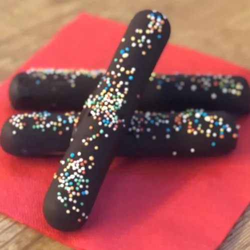 Julemarsipanpølse med sjokolade