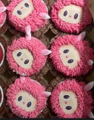 Labubu cupcakes 6pk