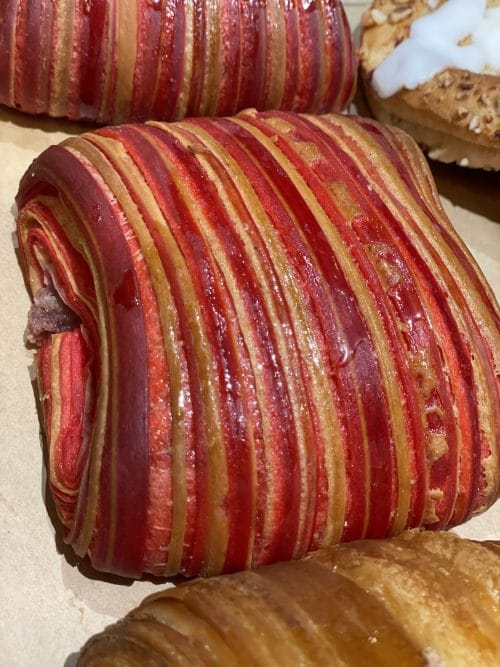 Croissant med vanilje og bringebær