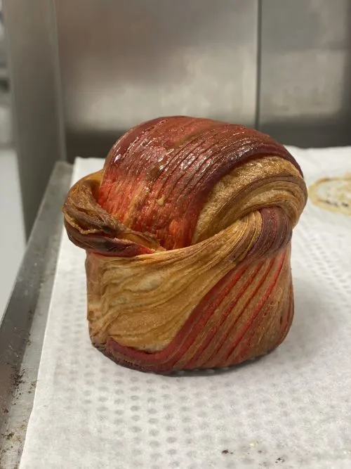 Cube croissant m. Vanilje og jordbær